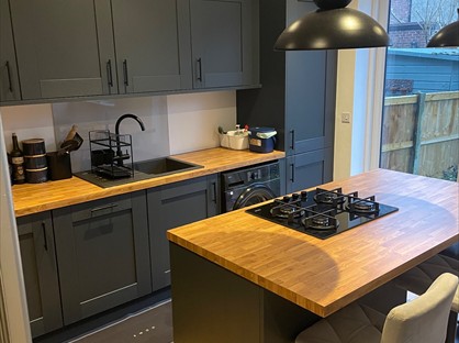 Room in a Shared House, Newton Road, M41