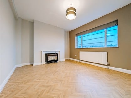 2 Bed Flat, Mundania Court, SE22