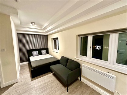 Studio Flat, Costons Lane, UB6