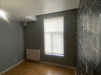 1 Bed Flat, Moscow Drive, L13
