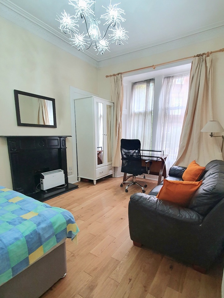 Room in a Shared Flat, Glasgow, G11 photo 3