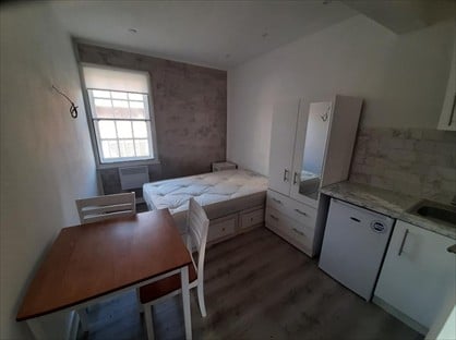 Studio Flat, London, SW1V
