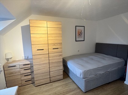 Room in a Shared House, Edgware, HA8