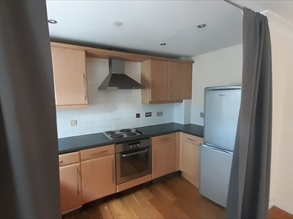 2 Bed Flat, Bradford Road, BD11