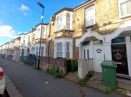2 Bed Flat, Cambus Road, E16