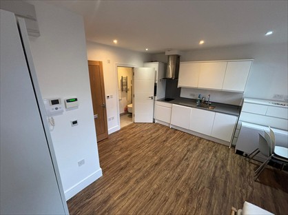 Studio Flat, Cheltenham House, N17