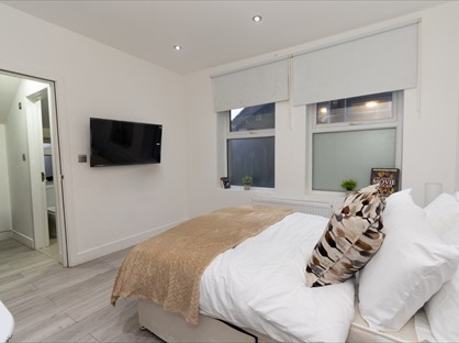 1 Bed Flat, Mitcham Road, SW17