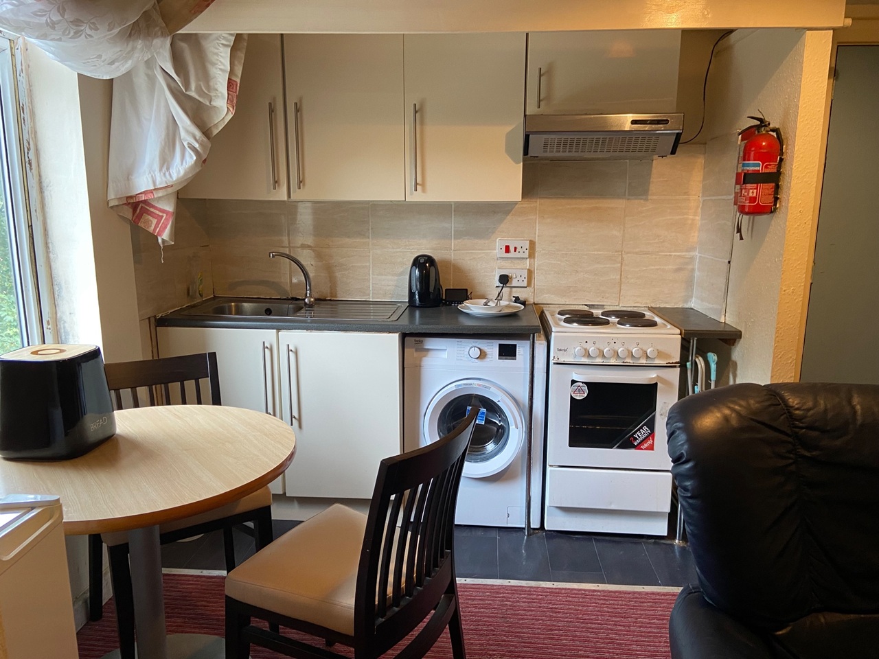 Studio Flat, Cross Flatts Grove, LS11 photo 5