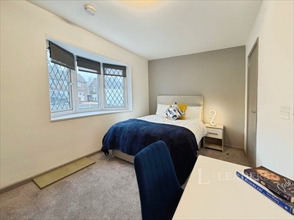 Room in a Shared House, Town Street, LS12