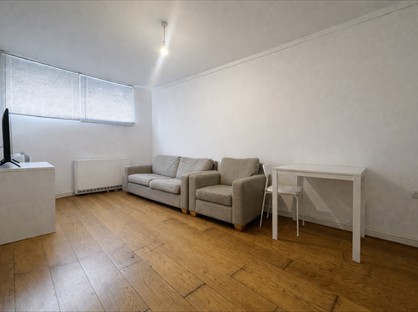 1 Bed Flat, Hanover Court, SO14