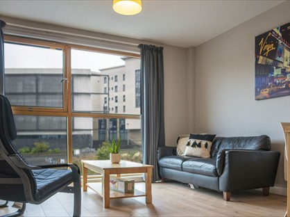 4 Bed Flat, Horsewater Wynd, DD1