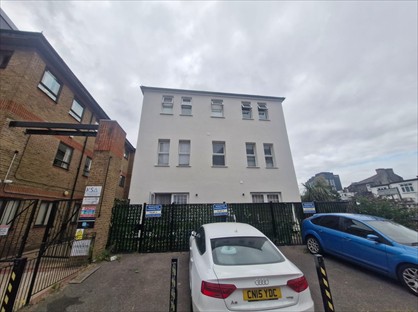 1 Bed Flat, Chandlers Way, RM1