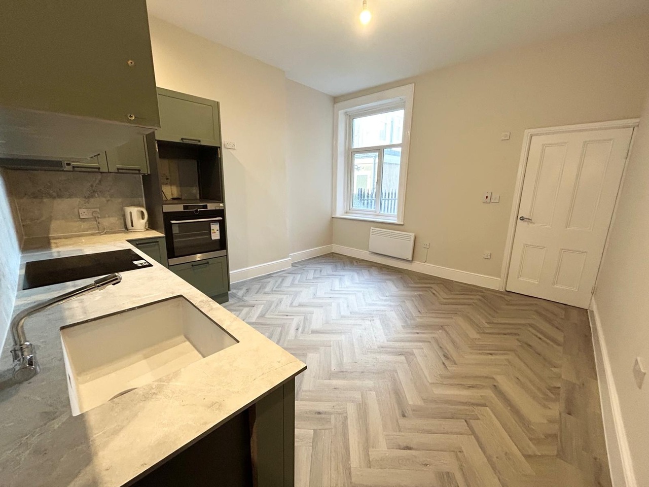 Blackpool - 1 Bed Flat, Withnell Road, FY4 - To Rent Now for £606.66 p/m