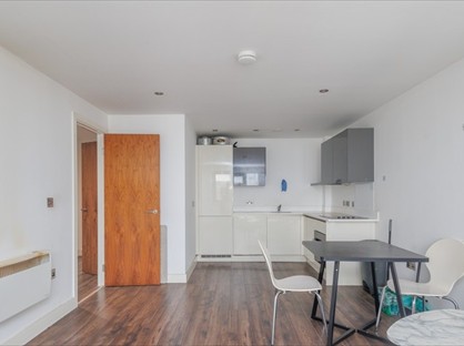 1 Bed Flat, The Quadrant, B1