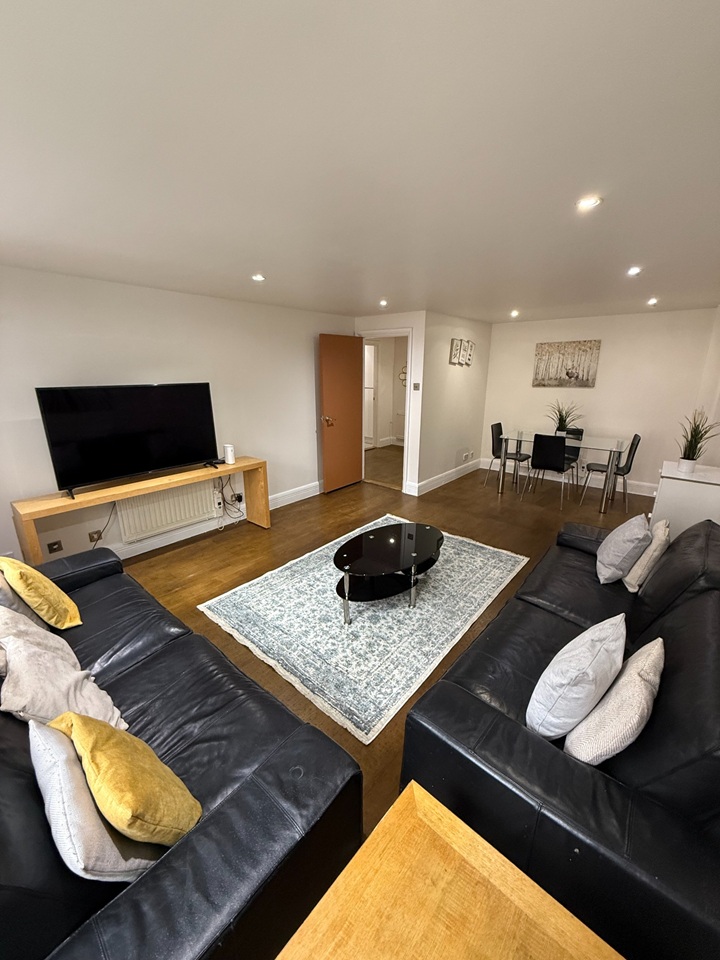 2 Bed Flat, Bourne House, NW1 photo 2