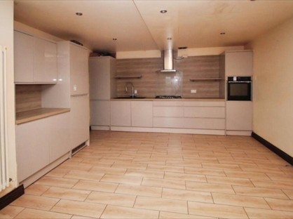 4 Bed Terraced House, Crosland Road, HD1