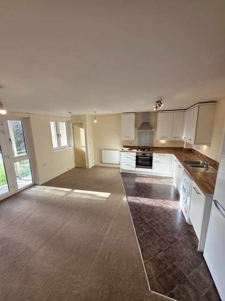 2 Bed Flat, Portswood Road, SO17, N1 7GU