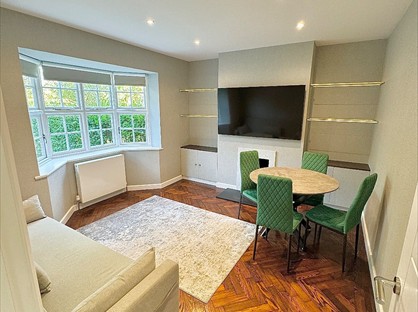 1 Bed Flat, Midholm Close, NW11