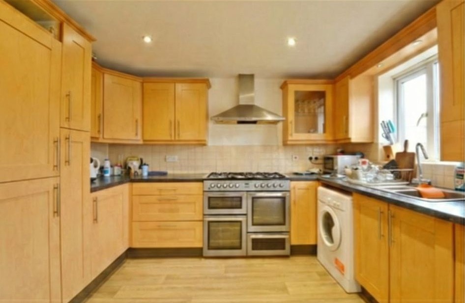 4 Bed Semi-Detached House, Keats Court, BS7, N1 7GU