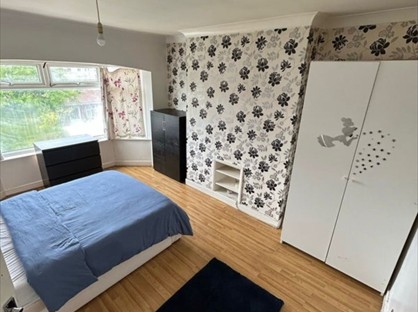 Room in a Shared House, Capel Gardens, IG3