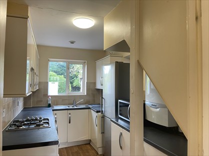 4 Bed Semi-Detached House, Ashenden Road, GU2