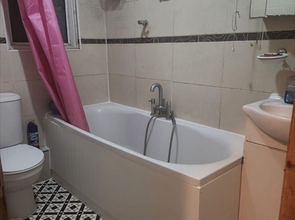 Room in a Shared House, Wanstead Park Road, IG1