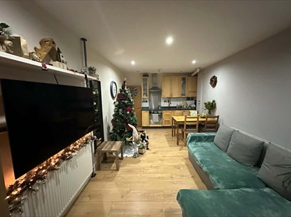 Room in a Shared House, Middle Road, E13