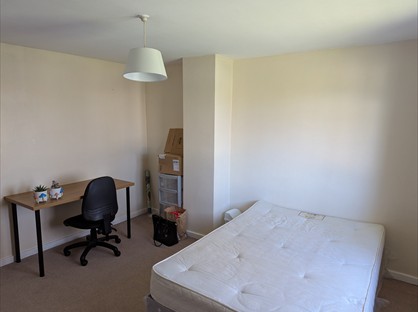 Room in a Shared House, Spring Glen, AL10