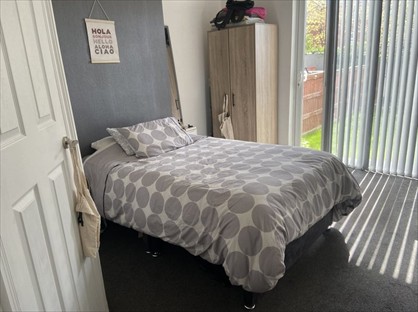 Room in a Shared House, Barton Road, L9