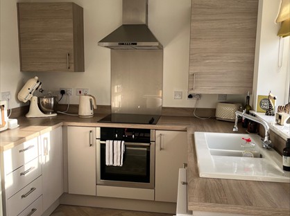 3 Bed Semi-Detached House, West Hill Road, HU10