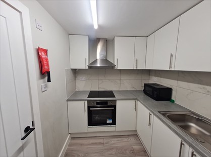 Studio Flat, Gateshead Road, WD6