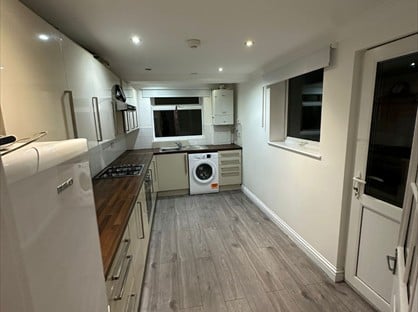 3 Bed Terraced House, Briscoe Road, SW19