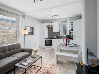 3 Bed Flat, Graeme Road, EN1