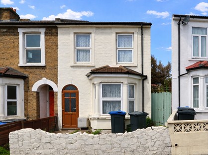 4 Bed Semi-Detached House, Whitehorse Road, CR7