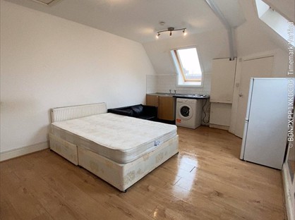 Studio Flat, High Street, SM1