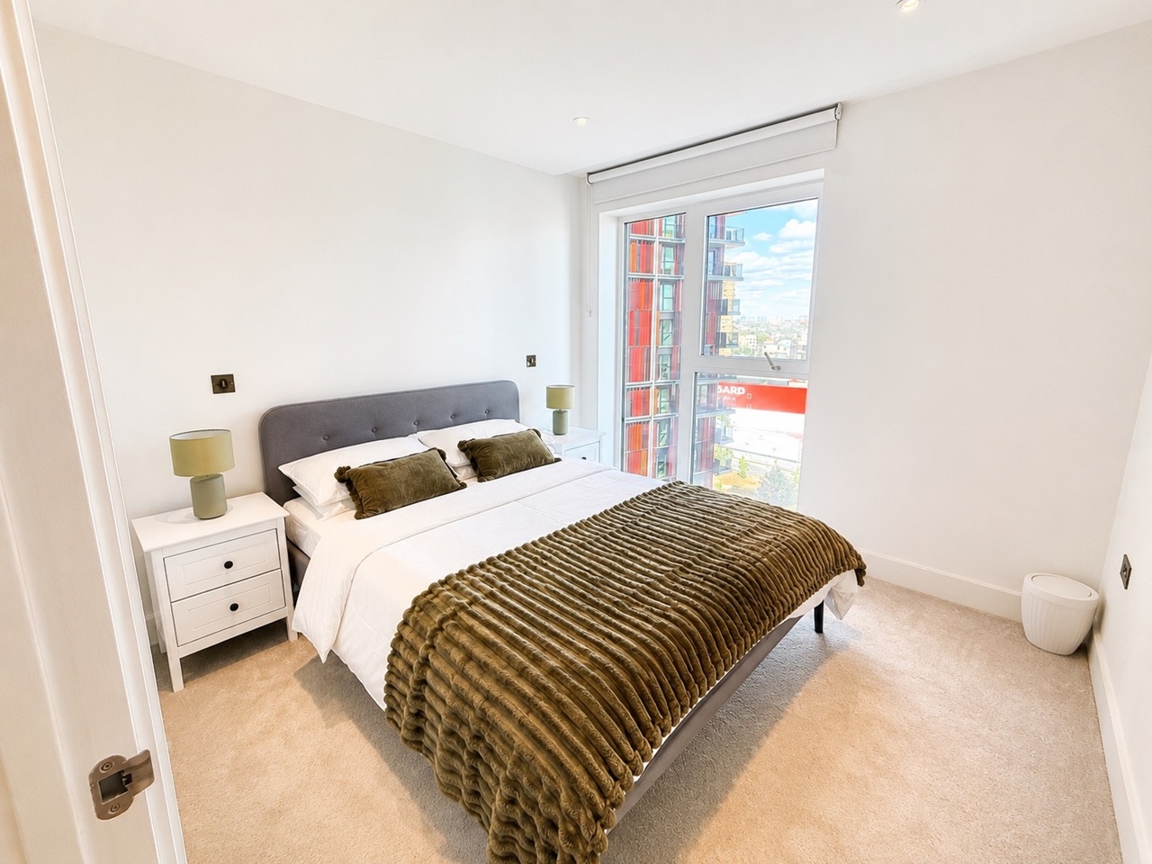 1 Bed Flat, Cascade Way, W12 photo 3