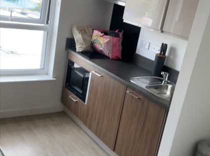 Studio Flat, Prince Edwin Street, L5