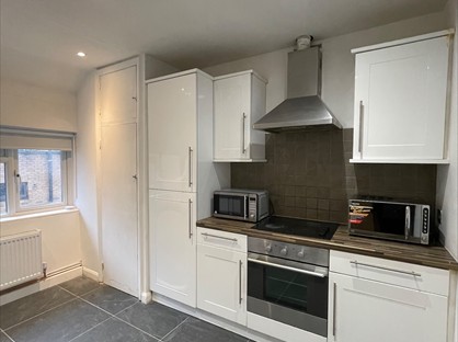 2 Bed Maisonette, Park Lodge, N12