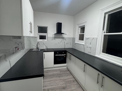 Studio Flat, Westbury Road, KT3