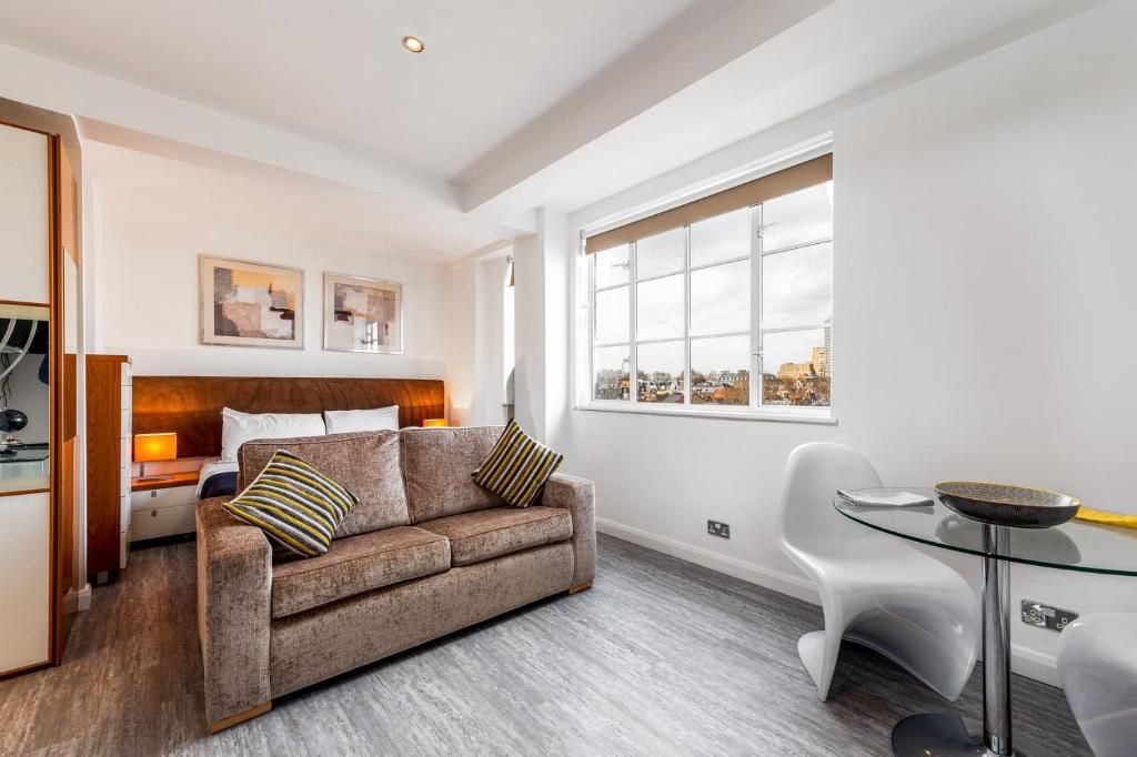 1 Bed Flat, Old Brompton Road, SW7 photo 5