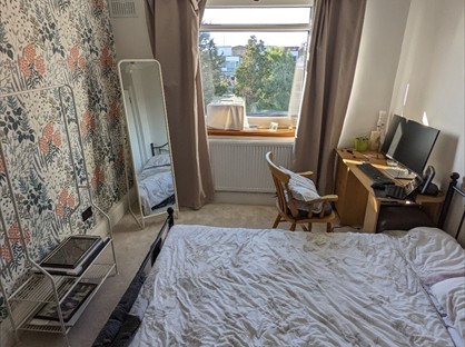 Room in a Shared Flat, Cromwell Court, KT2