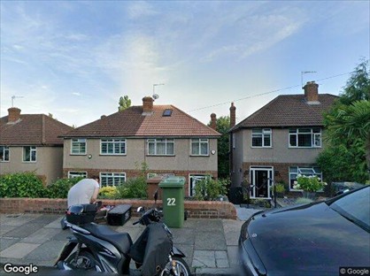 3 Bed Semi-Detached House, Broom Mead, DA6