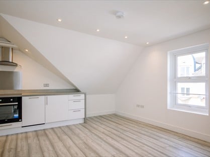 1 Bed Flat, Carshalton Road, SM1