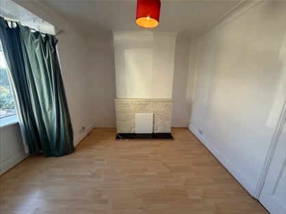 3 Bed Semi-Detached House, Chatsworth Park Grove, S12