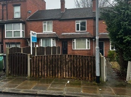 3 Bed Terraced House, St Michael's Lane, LS4