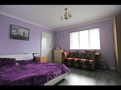 1 Bed Flat, Leys Avenue, RM10