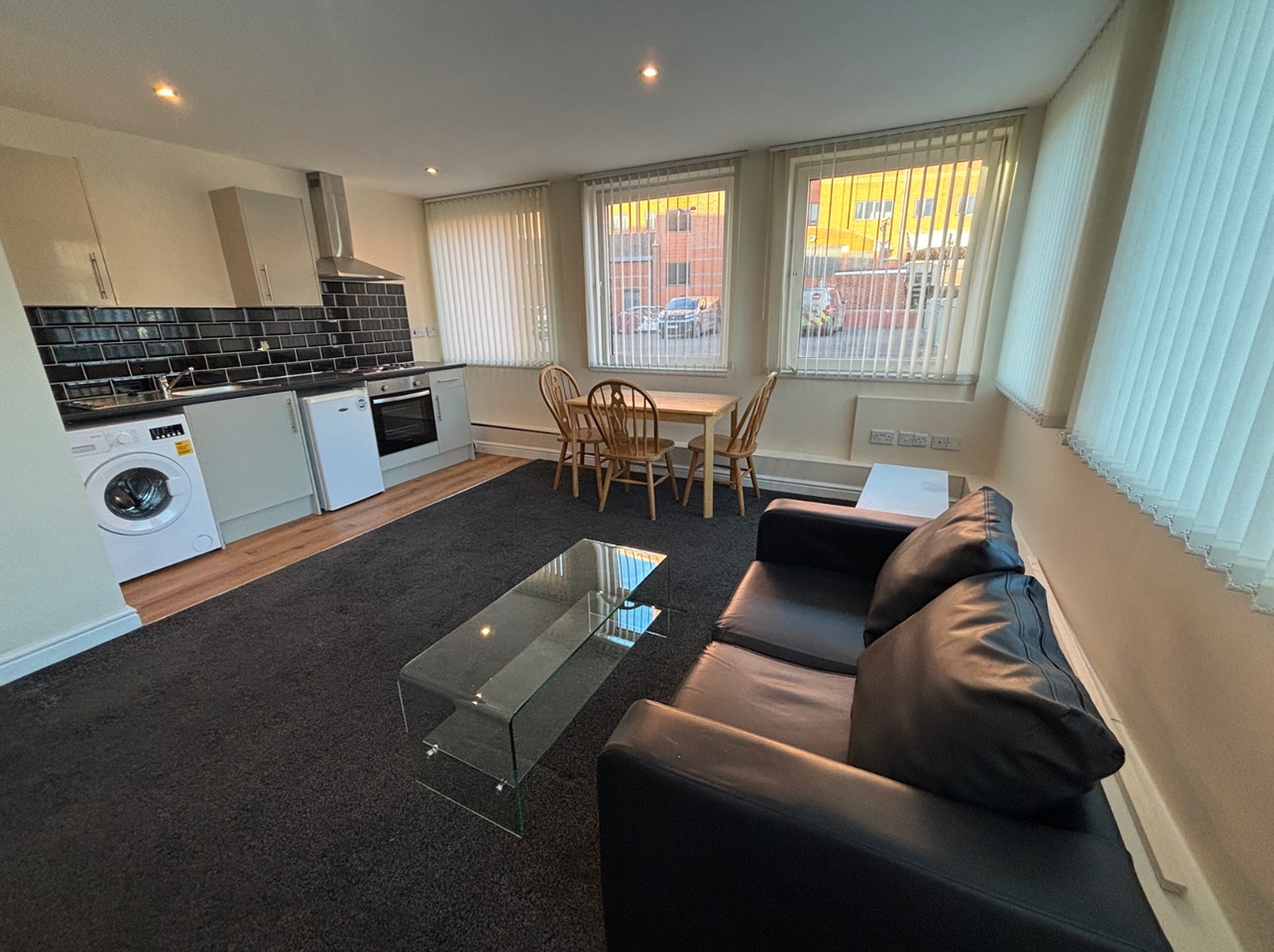 Doncaster - Studio Flat, Young Street, DN1 - To Rent Now for £600.00 p/m