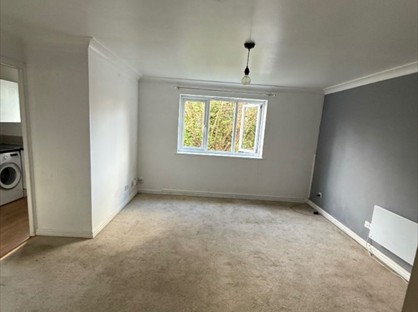 2 Bed Flat, Redford Close, TW13