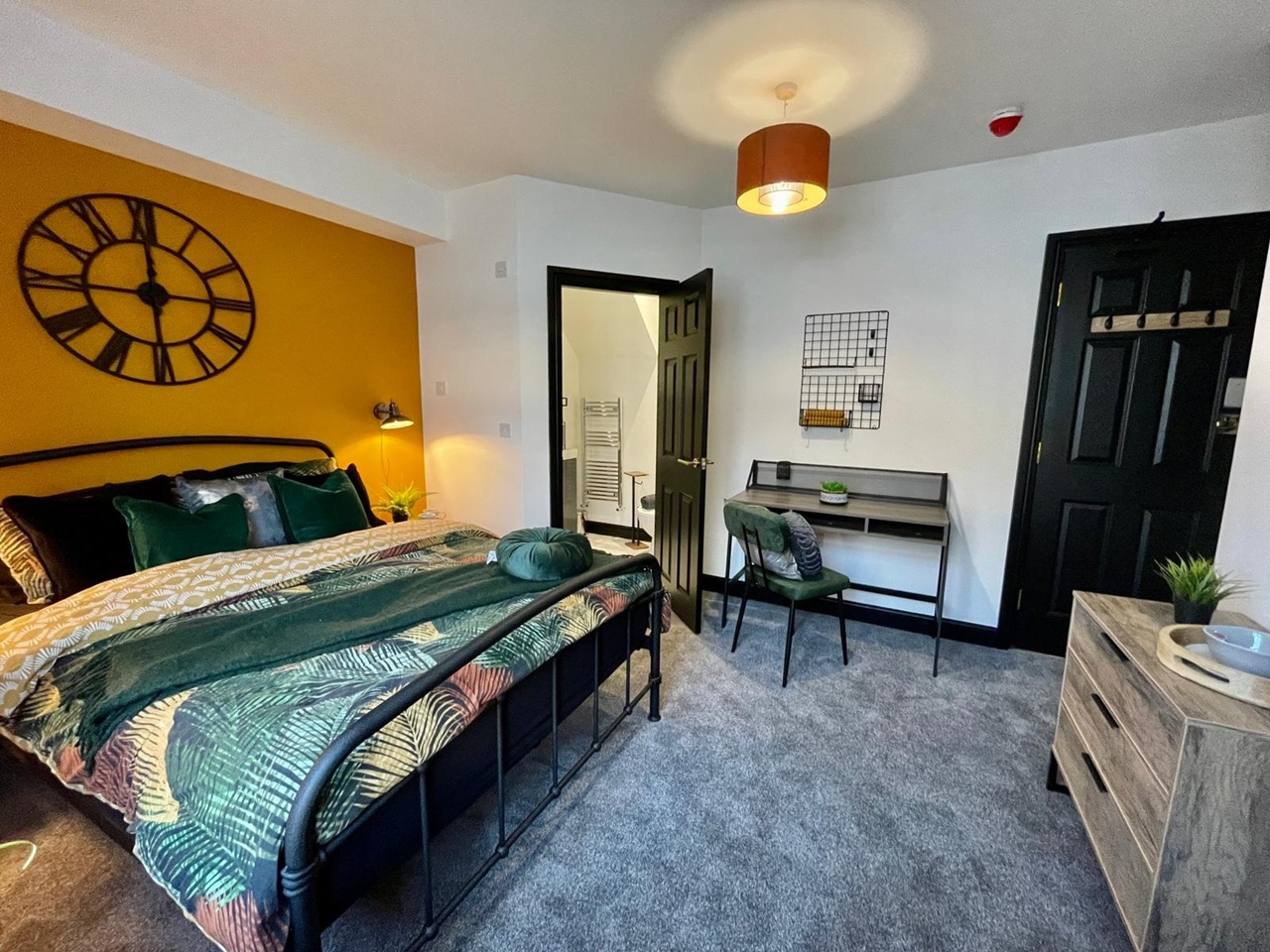 Oldham - Room in a Shared House, Sharples Hall Street, OL4 - To Rent ...