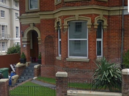 4 Bed Semi-Detached House, St. Thomas Street, PO33